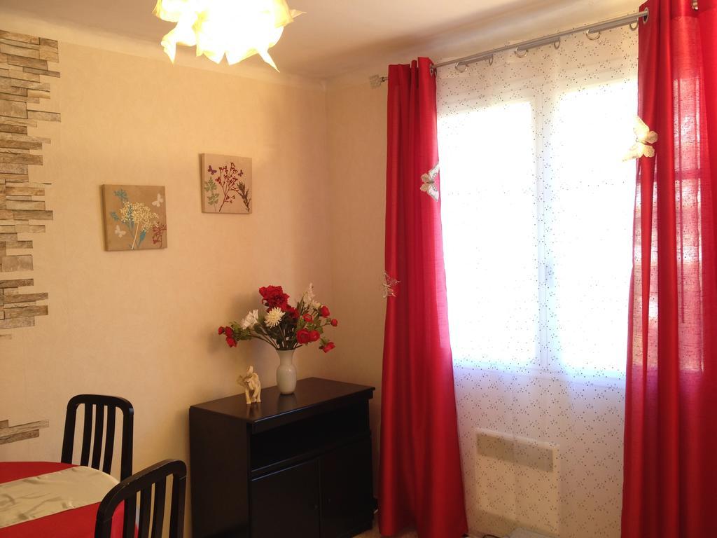 Appartement La Plage En Provence Le Pradet Room photo